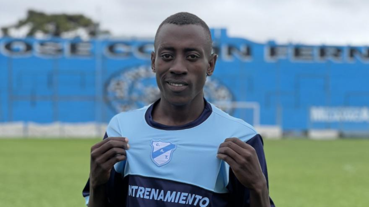 David Mulenga, el joven que vino desde Zambia para jugar en el fútbol argentino.