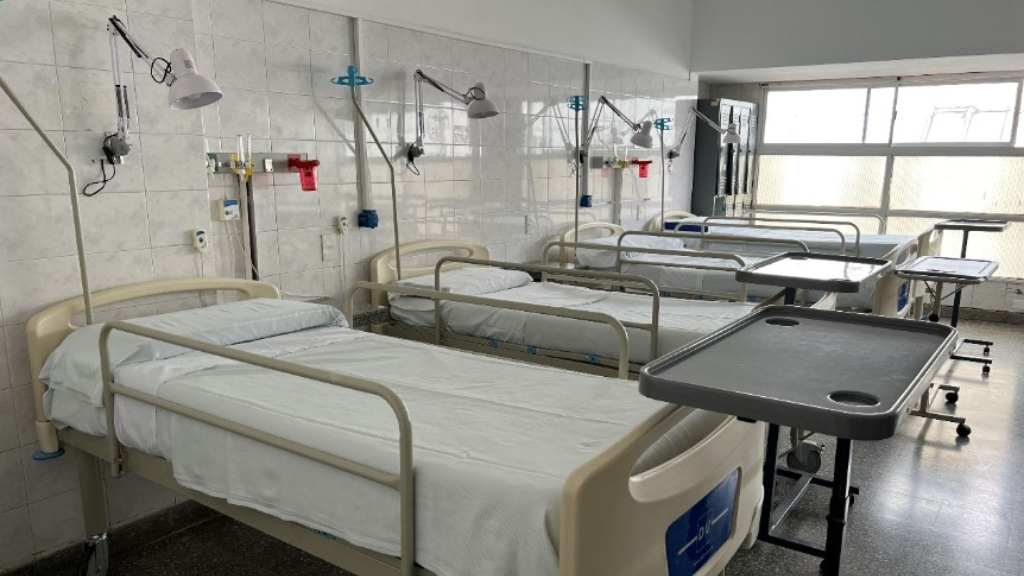 Las salas de internación del primer y segundo piso del Hospital Houssay fueron renovadas a pleno.