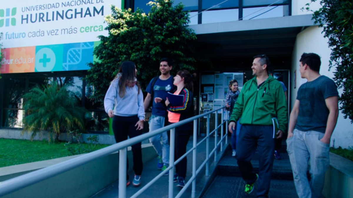 A la Universidad de Hurlingham van unos 35.000 alumnos en distintas sedes del Oeste del GBA.