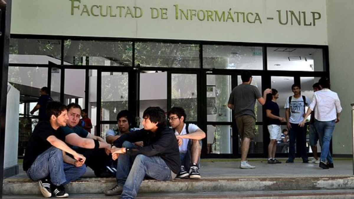 La Universidad de La Plata tiene más de 120 carreras en sus 17 facultades.