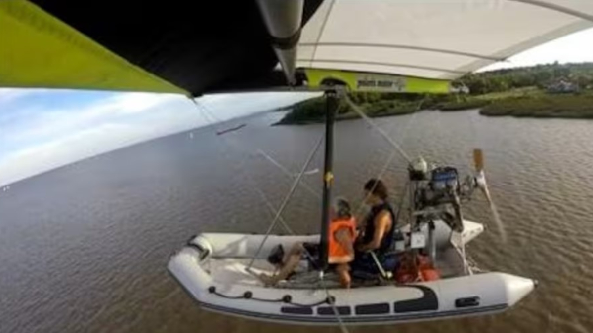 Flying boat, un deporte muy particular que gana adeptos en las costas de San Isidro y Vicente López.