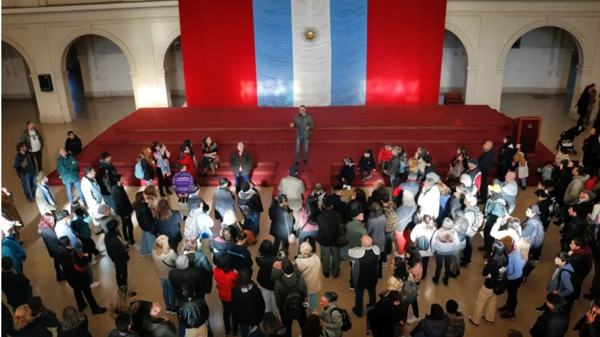 Los magníficos salones internos del Colegio Militar de la Nación de El Palomar serán descritos al detalle durante la visita guiada gratuita.