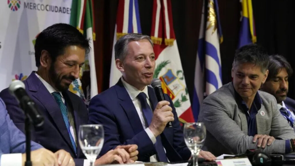 Fernando Gray, en su discurso inaugural como nuevo presidente de la red Mercociudades.