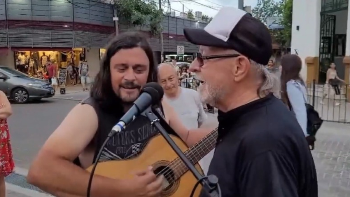 El emotivo momento que protagonizó Leon Gieco con un artista de Pilar.