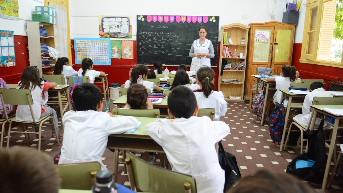 Escobar, escuela municipal, Maquinista Savio