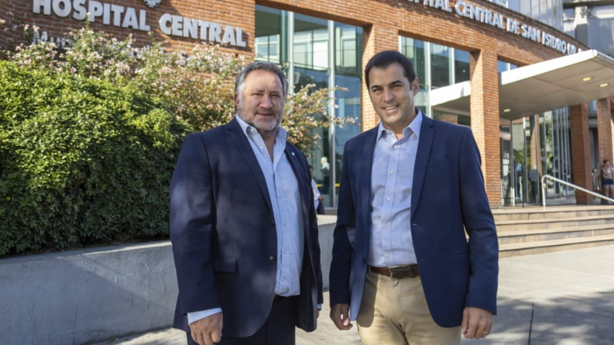 El intendente de San Isidro, Ramón Lanús, presentó a Pablo de la Torre como nuevo secretario de Salud de la Comuna.