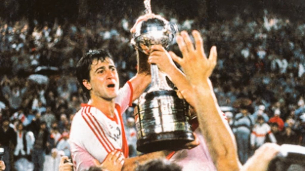 Beto Alonso, Norberto Alonso, River Plate, Vélez Sarsfield