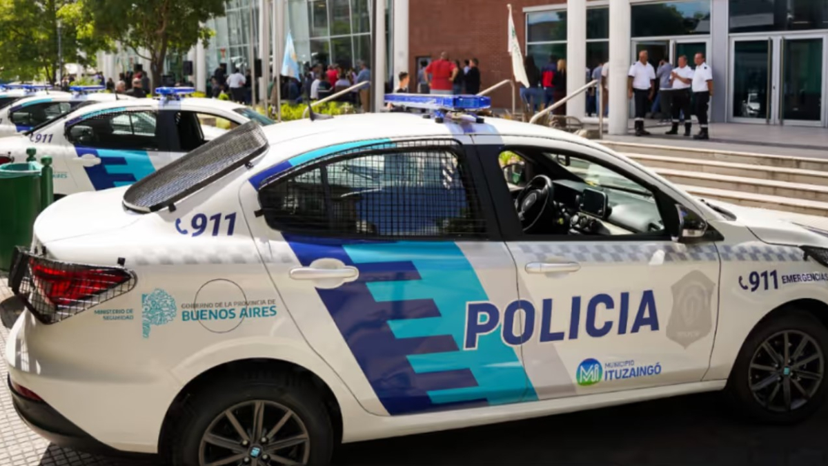 En Ituzaingó, 18 policías de la Bonaerense fueron desafectados por la provincia de Buenos Aires tras un reclamo en el Acceso Oeste.