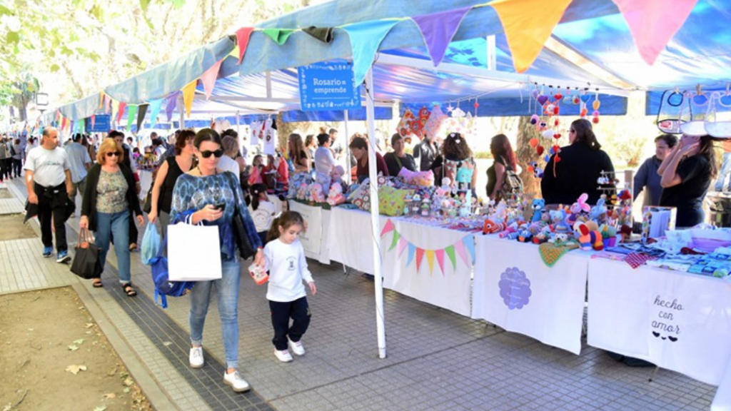 En la Feria "Vuelta al Cole" de Moreno se podrán conseguir todo tipo de útiles escolares y accesorios para el inicio de clases 2025.