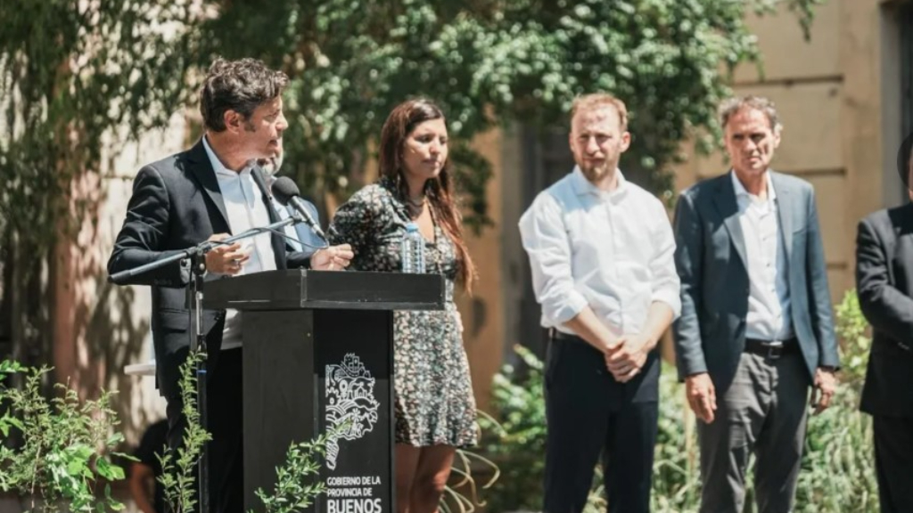 Axel Kicillof y el intendente de Lomas de Zamora, Federico Otermín, recorrieron partes del predio de la Reserva Santa Catalina.