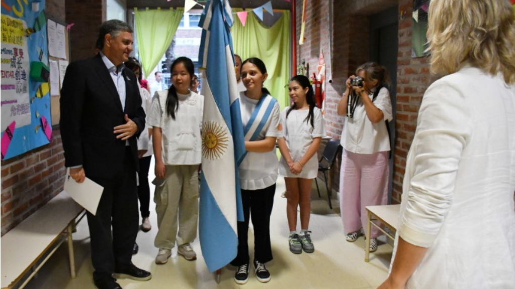 Jorge Macri encabezó el inicio de las clases en CABA, que a partir de 2025 introducirán cambios en Matemáticas y Lengua.