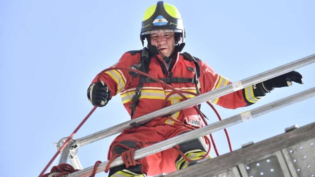 Bernal, bombero, David Cassani