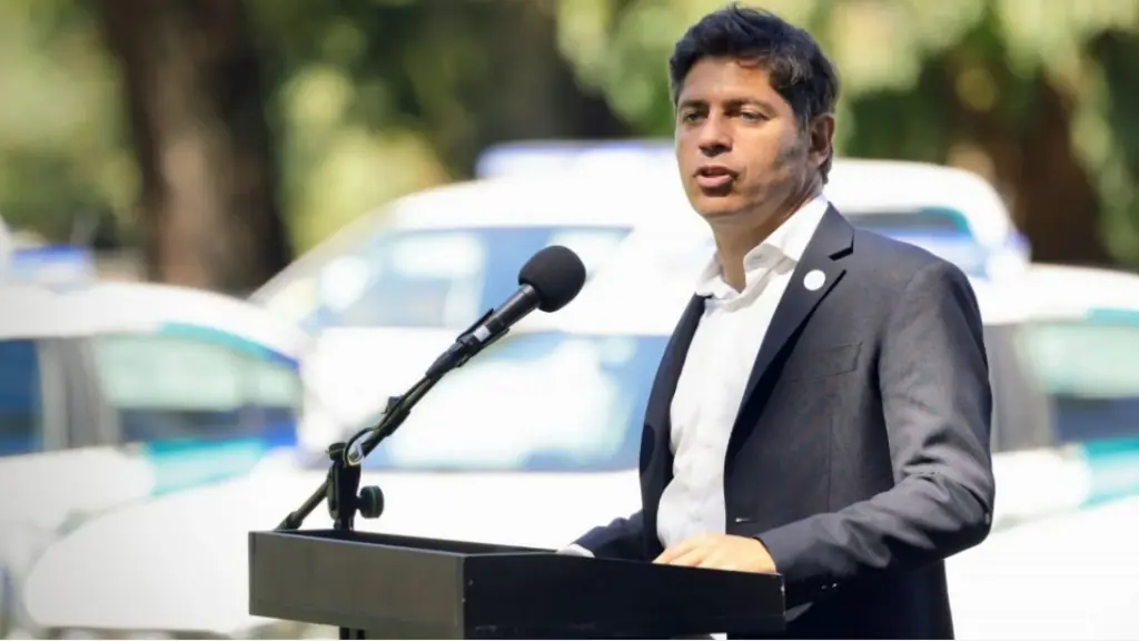 El gobernador Axel Kicillof lanzó en fondo de seguridada provincial y a su vez saludó a 1.200 nuevos cadetes de la Escuela Juan Vucetich que egresaron.