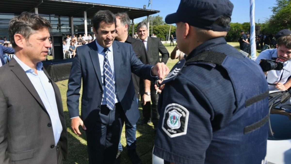 El intendente de San Isidro, Ramón Lanús, y el bobernador Axel Kicillof pusieron en funcionamiento 10 nuevo patrulleros que ya patrullan las calles del distrito del norte del GBA.