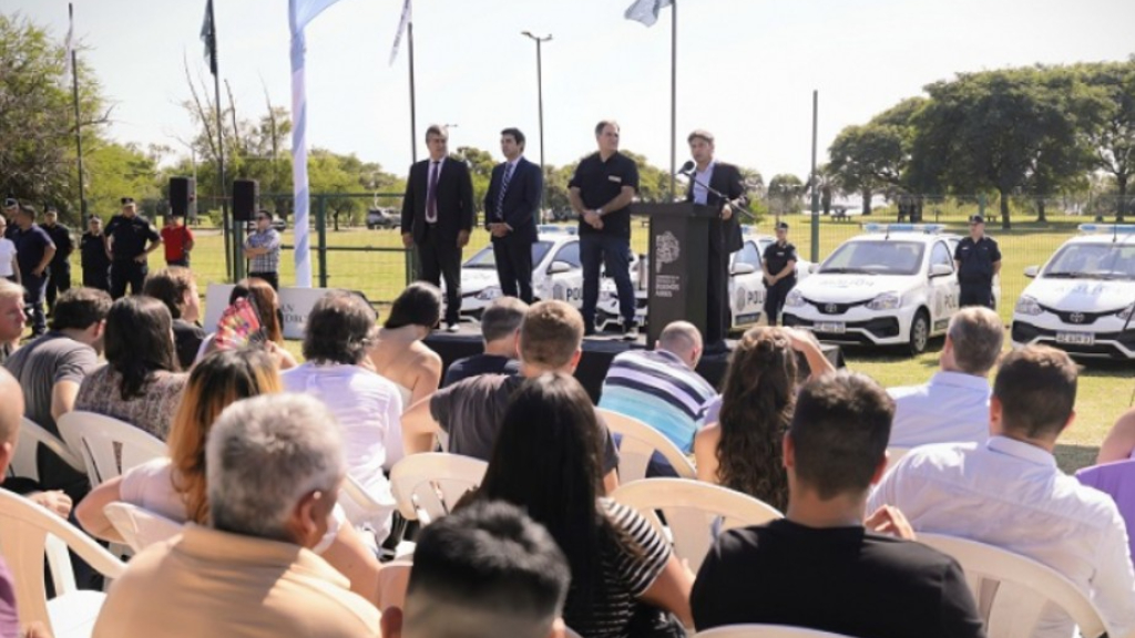 El intendente de San Isidro, Ramón Lanús, y el bobernador Axel Kicillof pusieron en funcionamiento 10 nuevo patrulleros que ya patrullan las calles del distrito del norte del GBA.