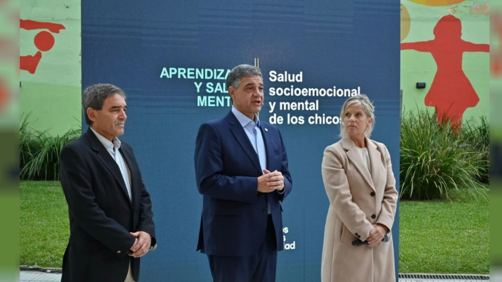 El jefe de Gobierno de la Ciudad de Buenos Aires, Jorge Macri, presentó la nueva plataforma virtual "Escuela en Familia", una propuesta que busca acompañar a más de 700 mil alumnos porteños.