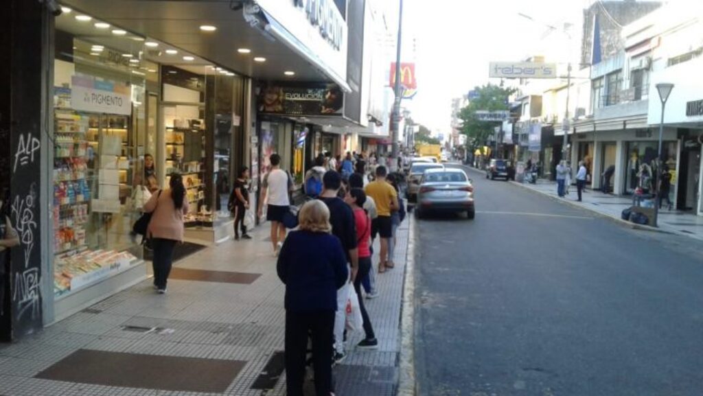 Morón, comercios