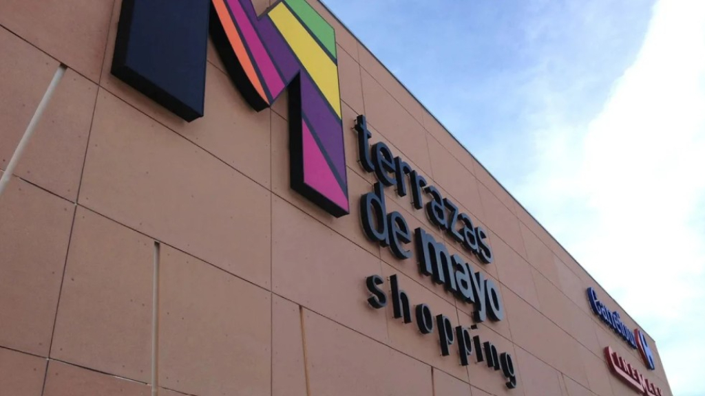 El temporal que afectó anoche al AMBA y otras zonas cercanas provocó el derrumbe parcial del techo del shopping Terrazas de Mayo, ubicado en Malvinas Argentinas.