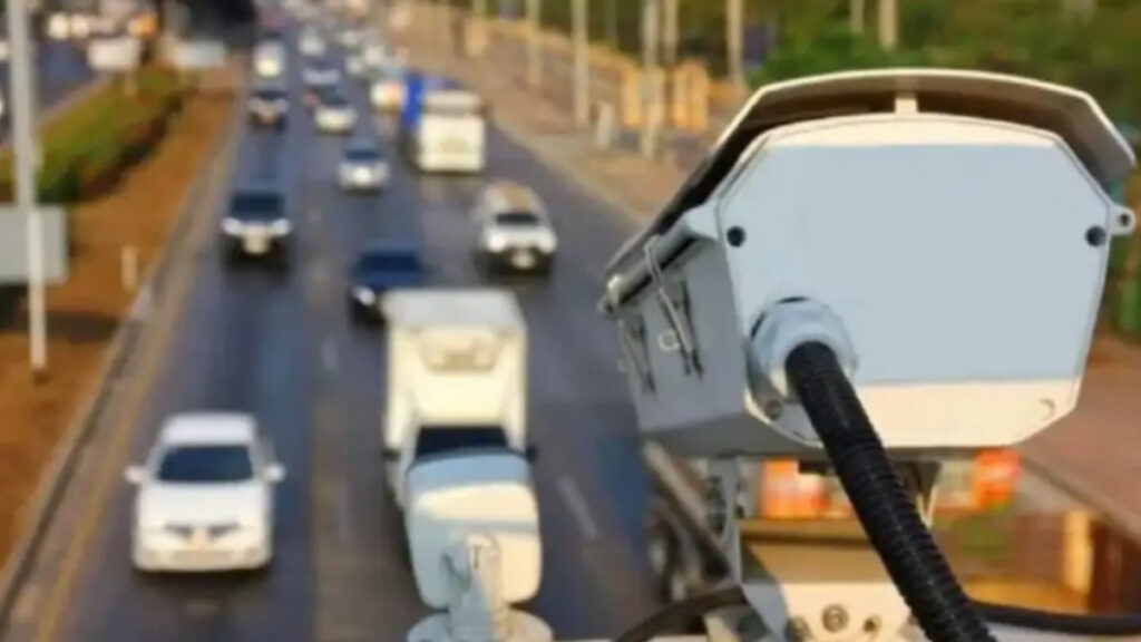 La Municipalidad de San Isidro suspendió el servicio de fotomultas en el distrito hasta dentro de 180. Investigan a la gestión de Gustavo Posse por presuntas irregularidades.