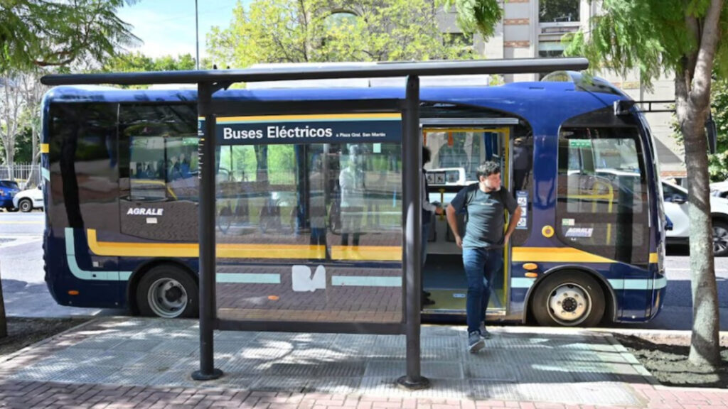 La nueva línea de colectivos eléctricos de CABA contará con 26 paradas en la zona del centro de la ciudad de Buenos Aires.