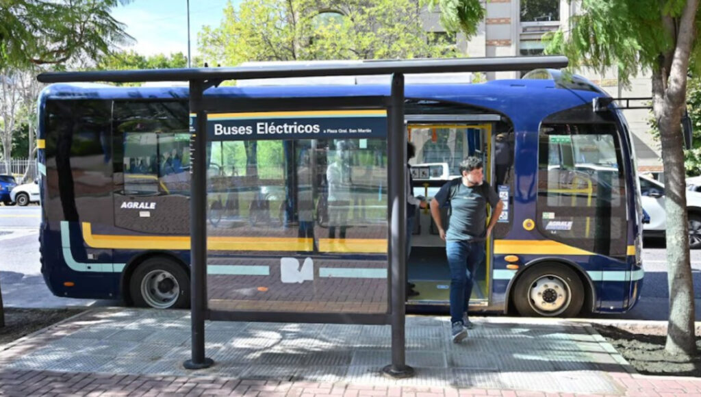 La nueva línea de colectivos eléctricos de CABA contará con 26 paradas en la zona del centro de la ciudad de Buenos Aires.