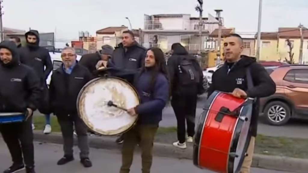 Compañeros del chofer de la línea 126 agredido cortan la Ruta 4 en San Justo en reclamo de más seguridad.