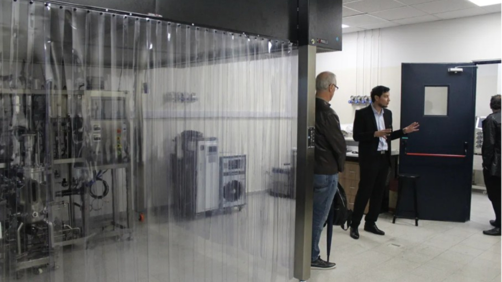 El nuevo espacio de I+D de la Universidad de Moreno funciona en el Edificio de Laboratorios, inaugurado en 2023.