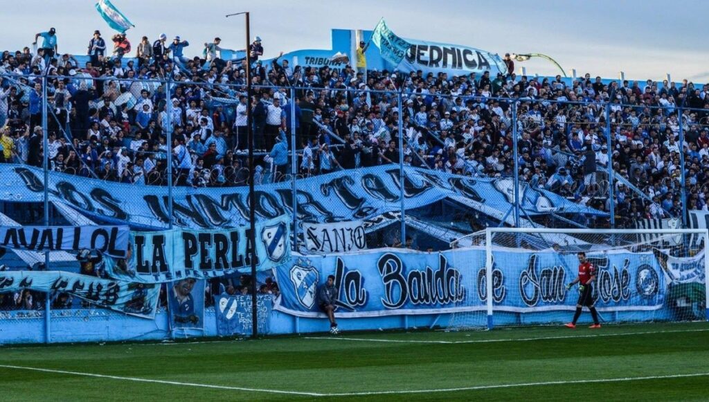 Temperley, nueva platea lateral, colecta