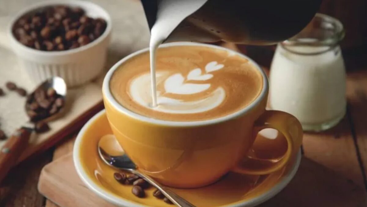Tres de Febrero, Experiencia Café
