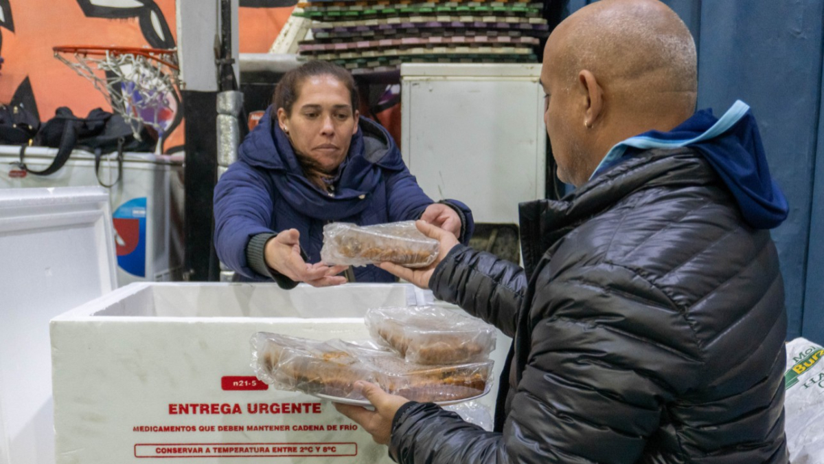 El "Operativo Frío" que realiza la municipalidad de Moreno dura todo junio, julio y agosto, con ayuda a la gente en situación de calle.