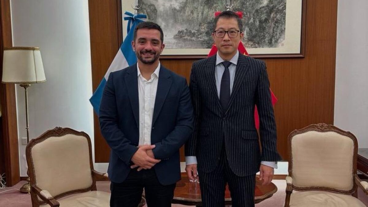Lanús, Agustín Balladares, embajada de China