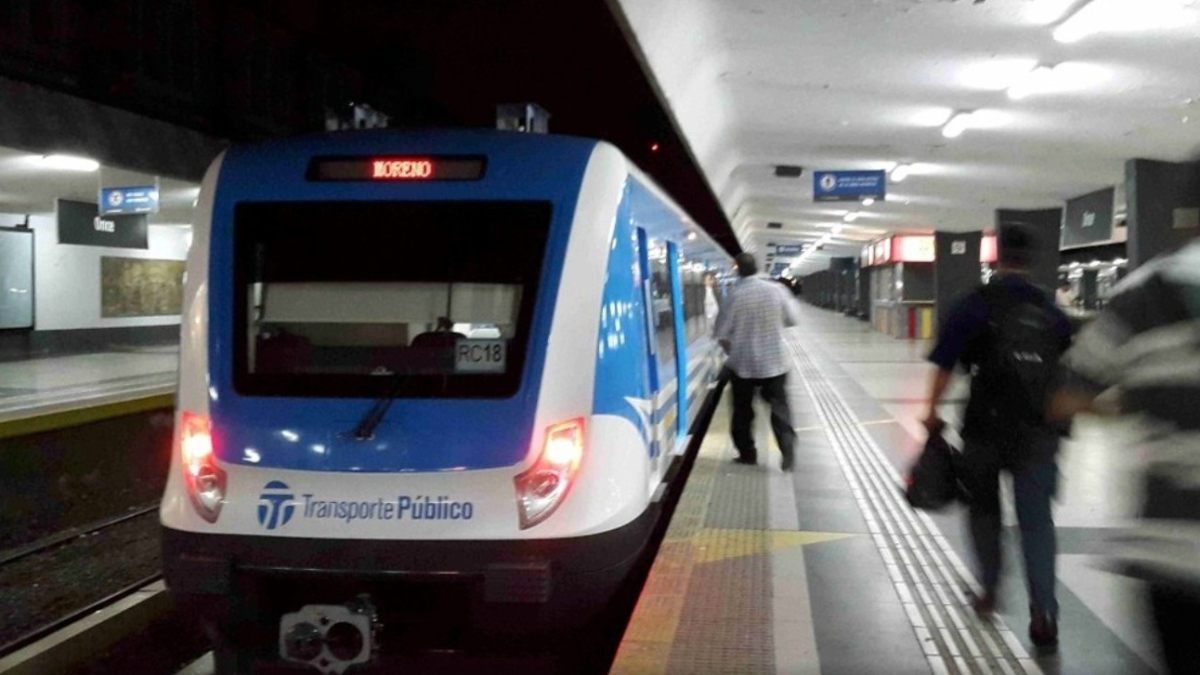 El tren Sarmiento modificará desde hoy algunos horarios de su frecuencia nocturna a lo largo del recorrido entre Once y Moreno.