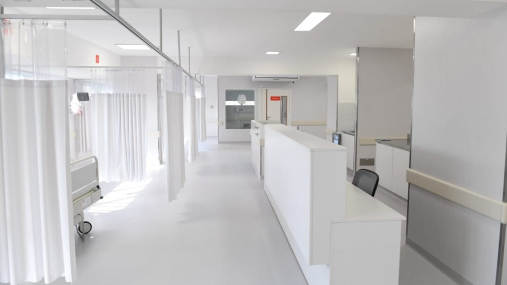 La nueva Unidad de Terapia Intensiva (UTI) del Hospital Houssay de Vicente López ya está en funcionamiento.