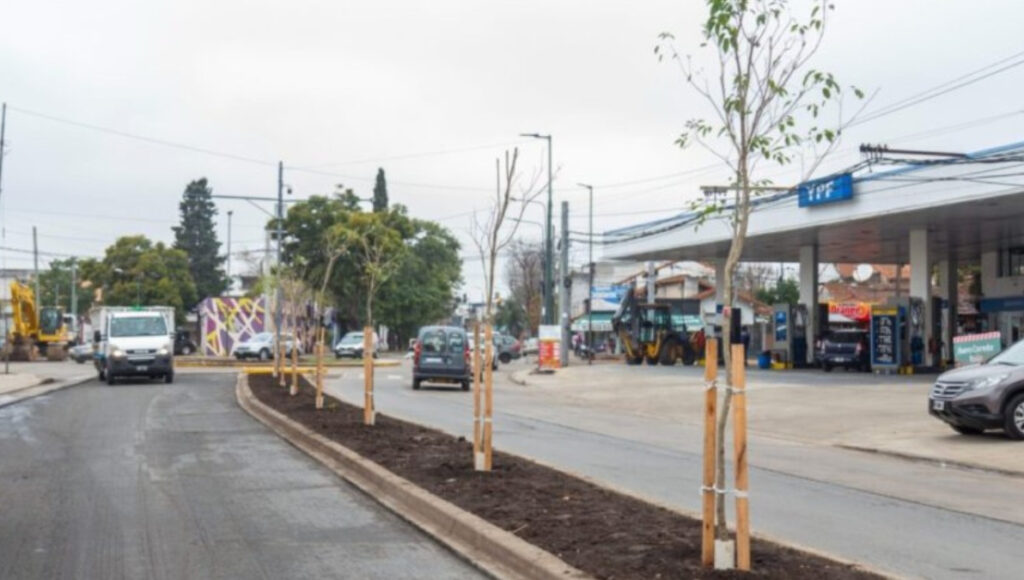 Las cuadrillas ultiman detalles en el nuevo Corredor Rolón de Beccar, en San Isidro, que será inaugurado oficialmente mañana, domingo 13 de julio.