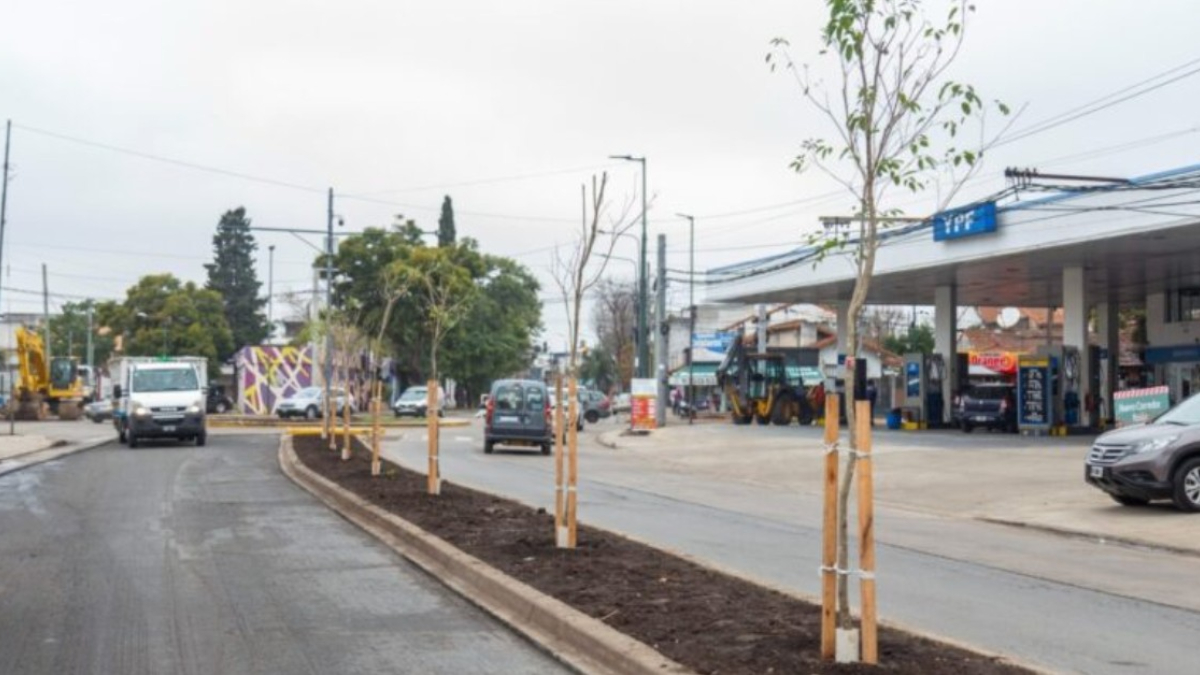 Las cuadrillas ultiman detalles en el nuevo Corredor Rolón de Beccar, en San Isidro, que será inaugurado oficialmente mañana, domingo 13 de julio.