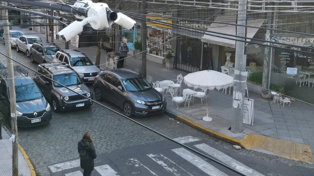 Ya funcionan nuevas cámaras con IA en puntos del centro comercial de San Isidro donde antes no existían equipos de vigilancia.