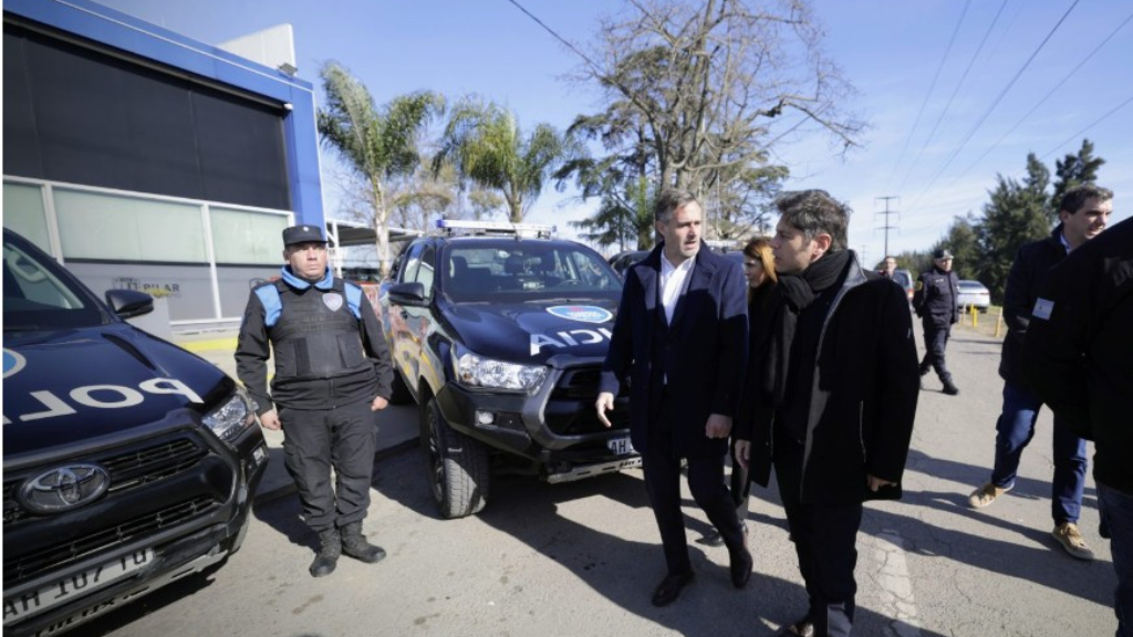 La nueva base policial de Pilar está ubicada en la Ruta 25, camino a Villa Astolfi. Hasta allí llegaron el gobernador Axel Kicillof y el intendente Federico Achával.