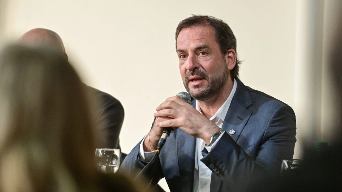 Escobar, Sujarchuk, Prefectura