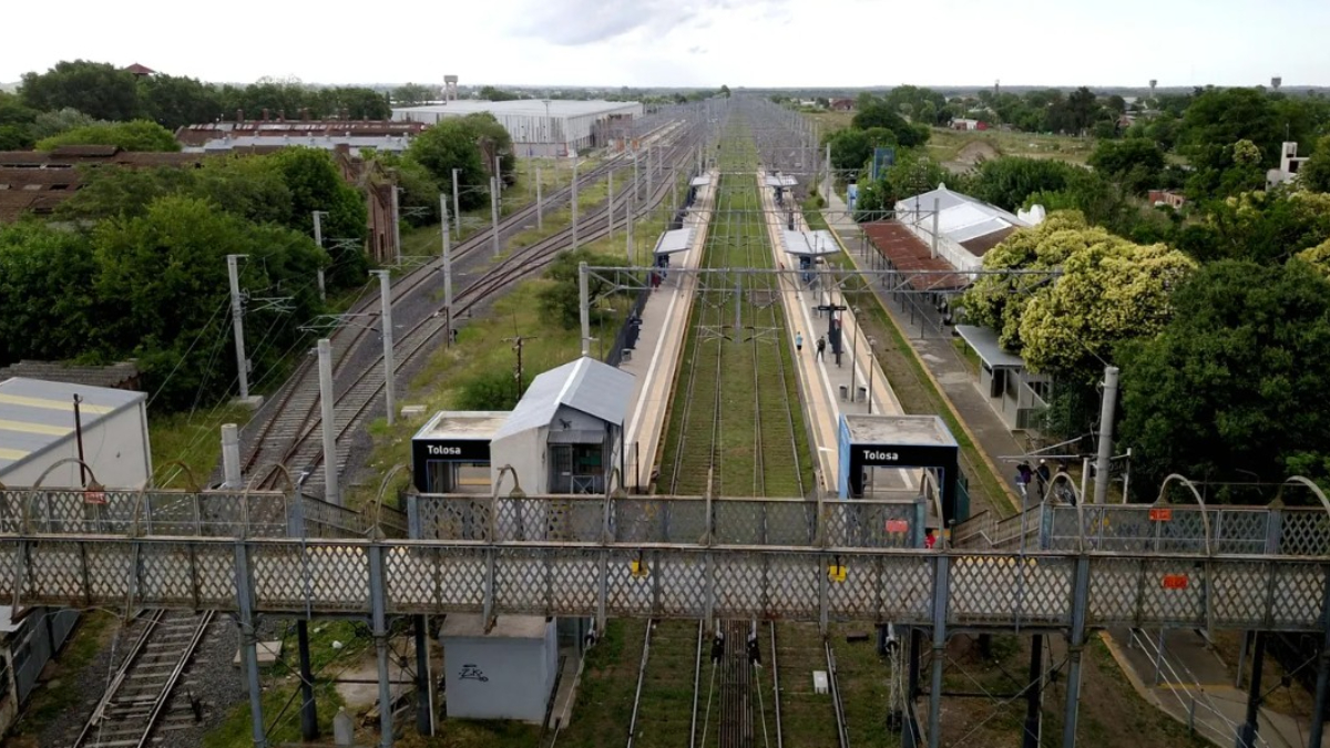 Hasta el 1° de septiembre próximo la estación Tolosa será la terminal del ramal La Plata del tren Roca.