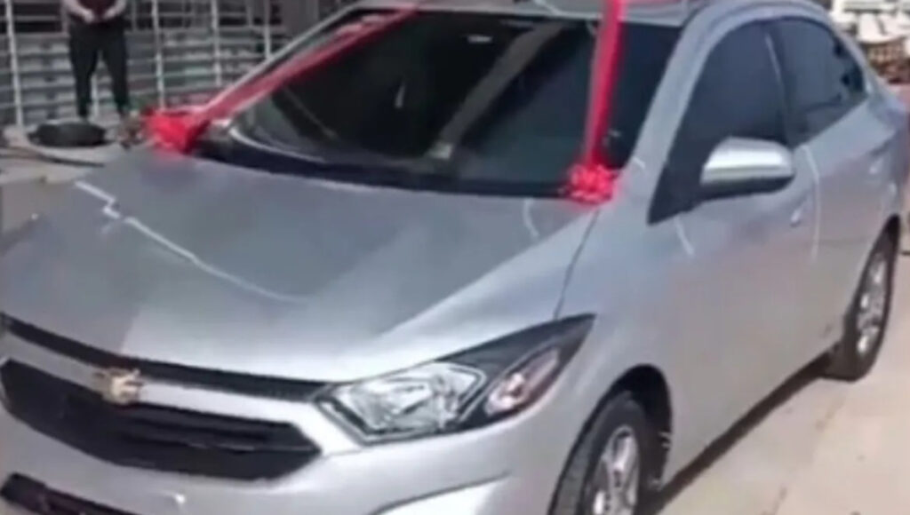 La historia detrás del auto modelo 2016 que el Deportivo Morón sortea para recaudar dinero y hacer obras en su Ciudad Deportiva "Nolo" Aguirre.