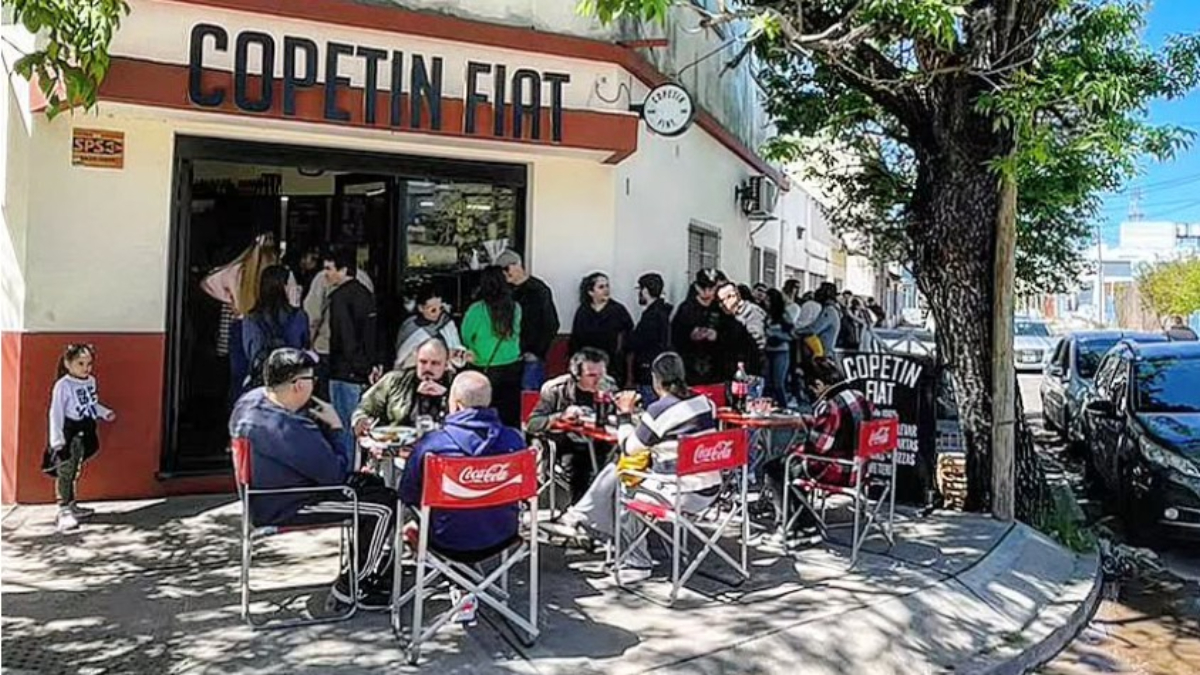 Este sábado 9 de agosto el bodegón Copetín Fiat de Caseros hará una fiesta en la calle por sus 60 años de vida.