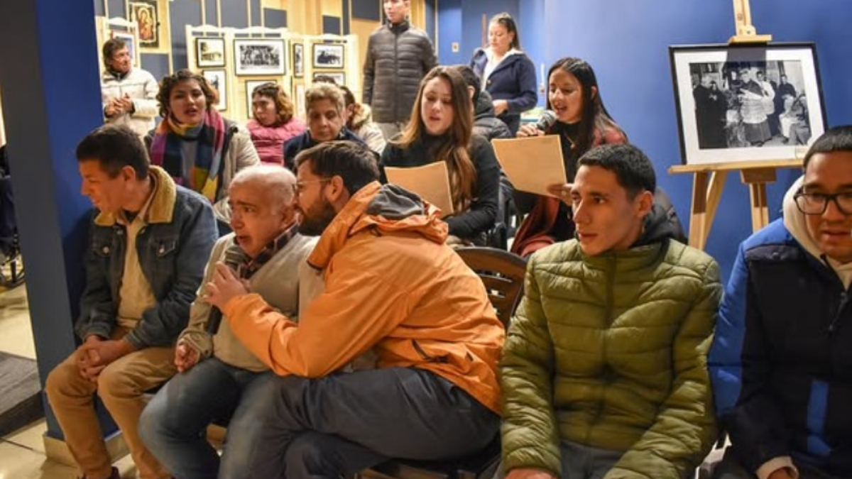 Quienes deseen sumarse a la campaña para ayudar al Pequeño Cottolengo Don Orione deben llevar sus donaciones a la sede de Avenida Lacaze 3963, en Claypole, partido de Almirante Brown.