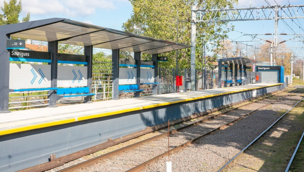 La estación Souriges del tren Roca es una de las que quedarán inhabilitadas durante el cierre del ramal Berazategui-Bosques del tren Roca.