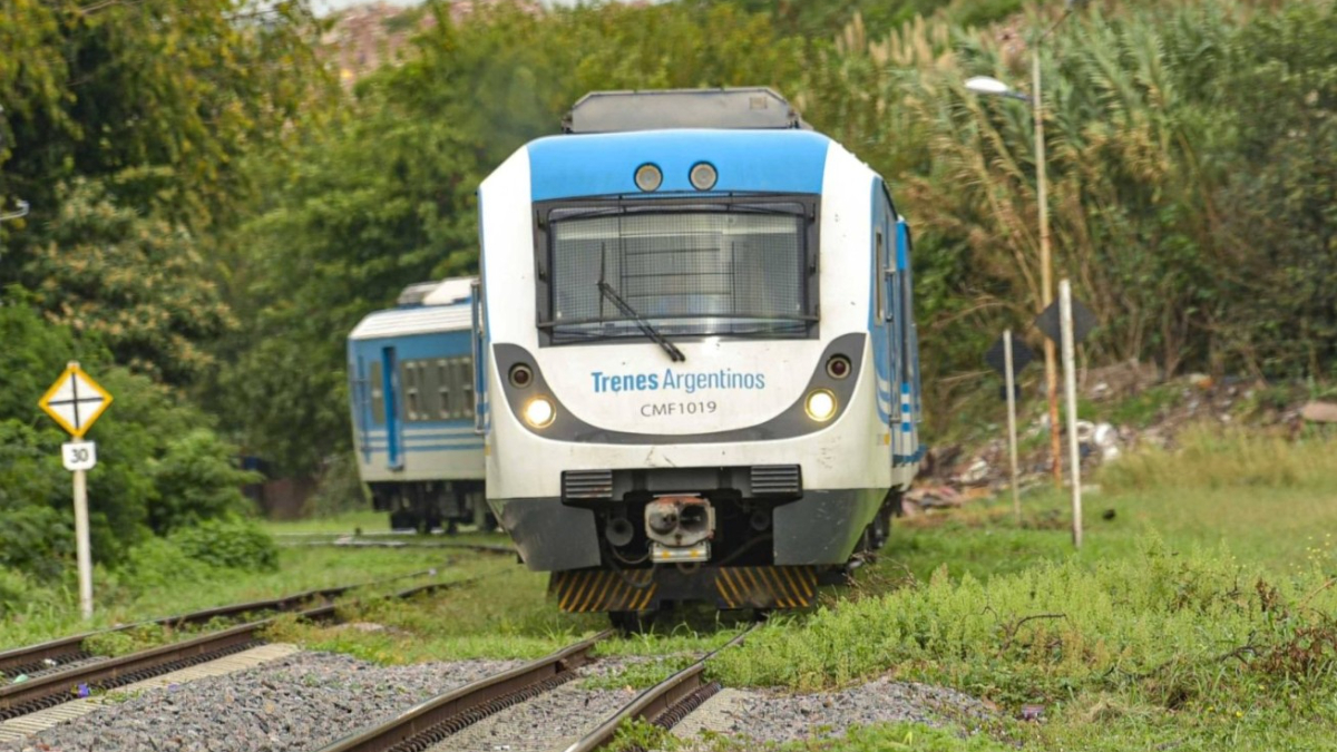 El ramal Marinos del tren Belgrano Sur sufrió modificaciones en sus horarios y recorridos.