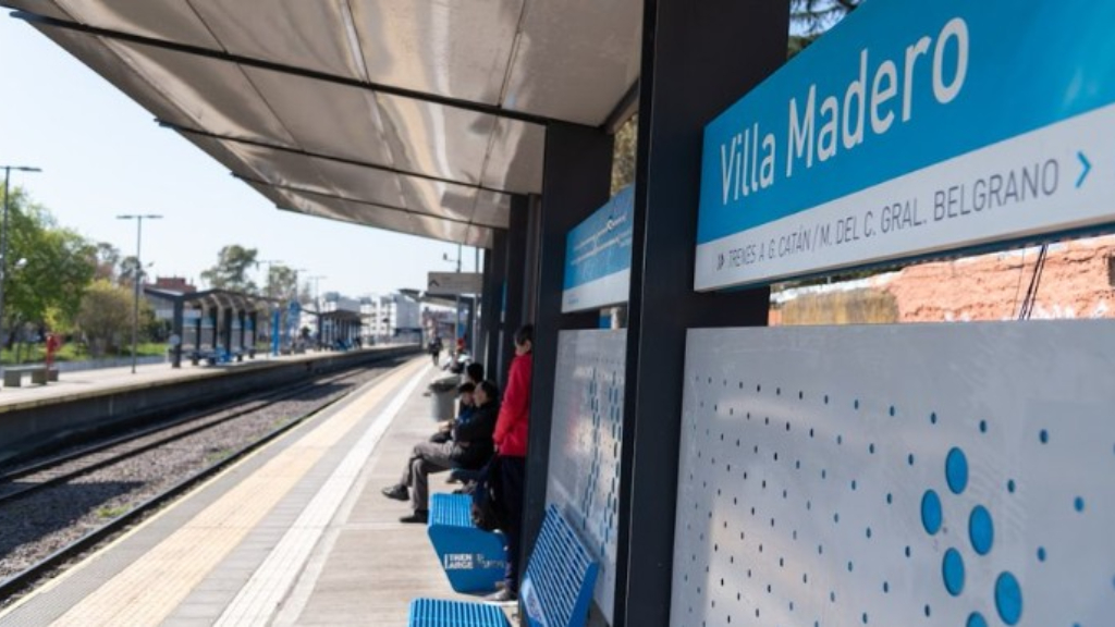 El ramal Marinos del tren Belgrano Sur sufrió modificaciones en sus horarios y recorridos.