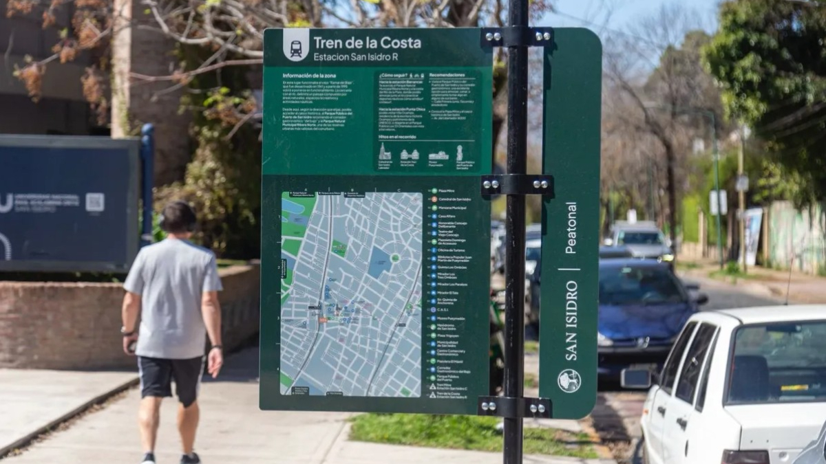 La nueva señalética ya está siendo emplazada en distintos lugares de la zona céntrica de San Isidro, y luego seguirán por otros barrios.