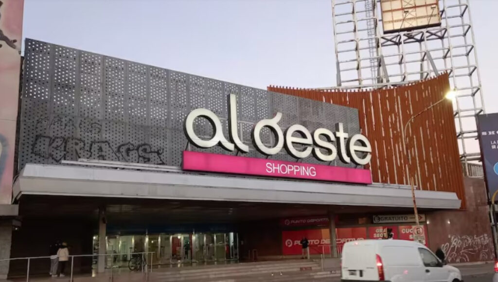 El shopping Al Oeste, en Haedo, fue comprado por el grupo IRSA, que invertirá US$ 20.000.000 dándole prioridad a los vecinos de Morón para sus futuros puestos de trabajo.