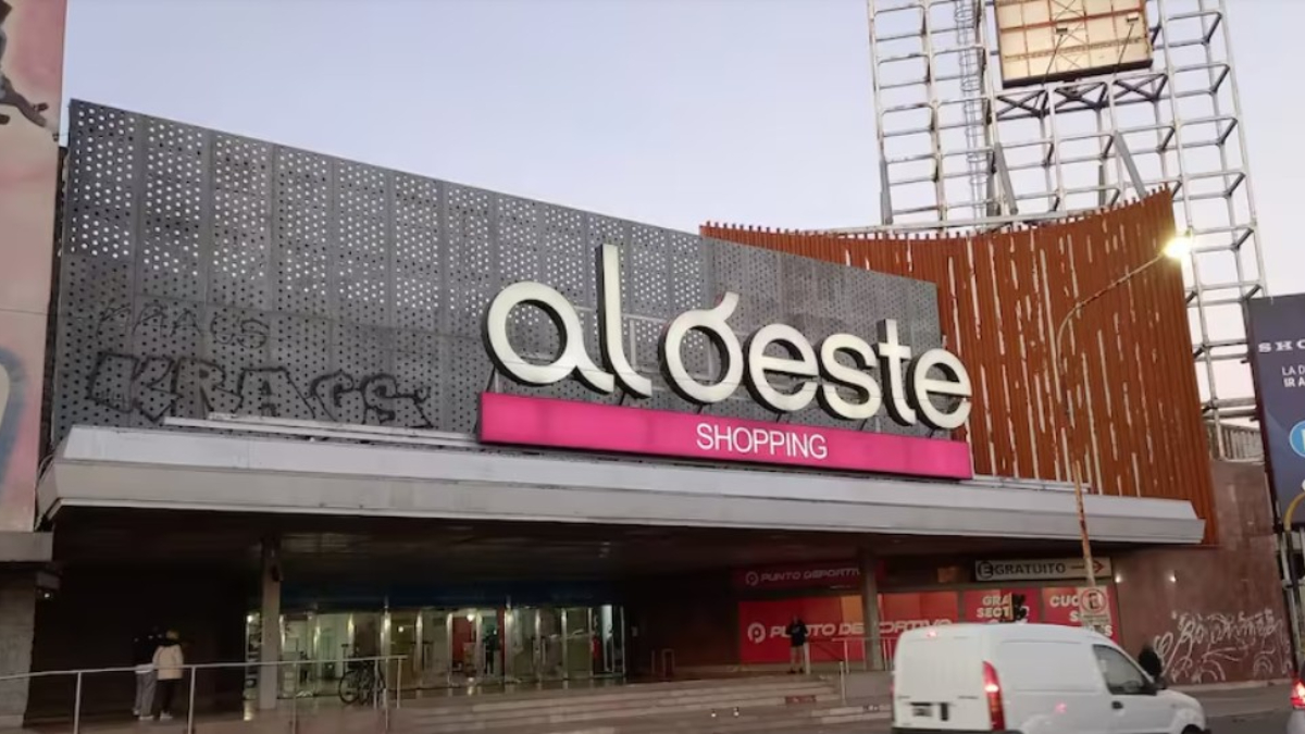 El shopping Al Oeste, en Haedo, fue comprado por el grupo IRSA, que invertirá US$ 20.000.000 dándole prioridad a los vecinos de Morón para sus futuros puestos de trabajo.