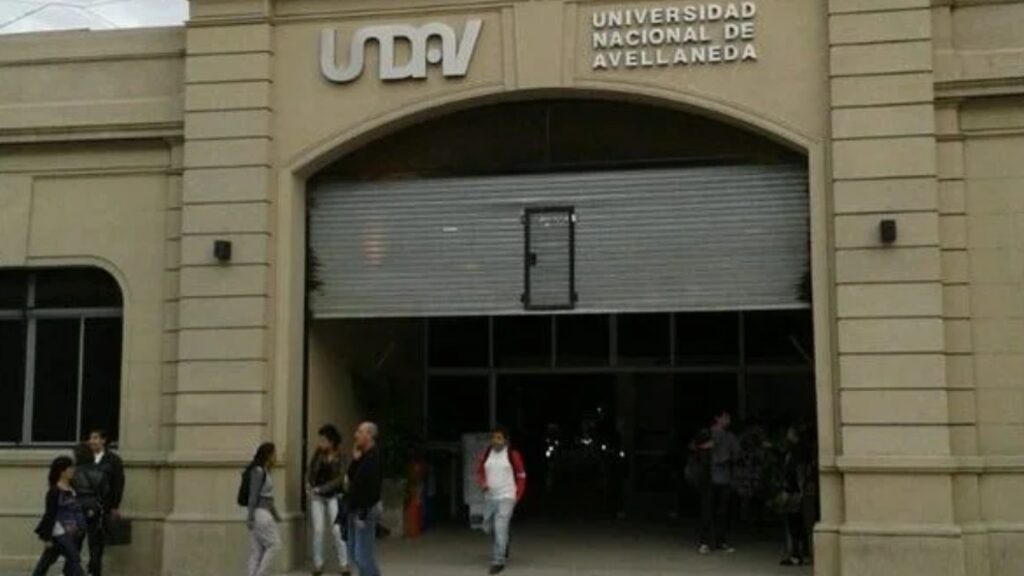 Universidad Nacional de Avellaneda, inscripción