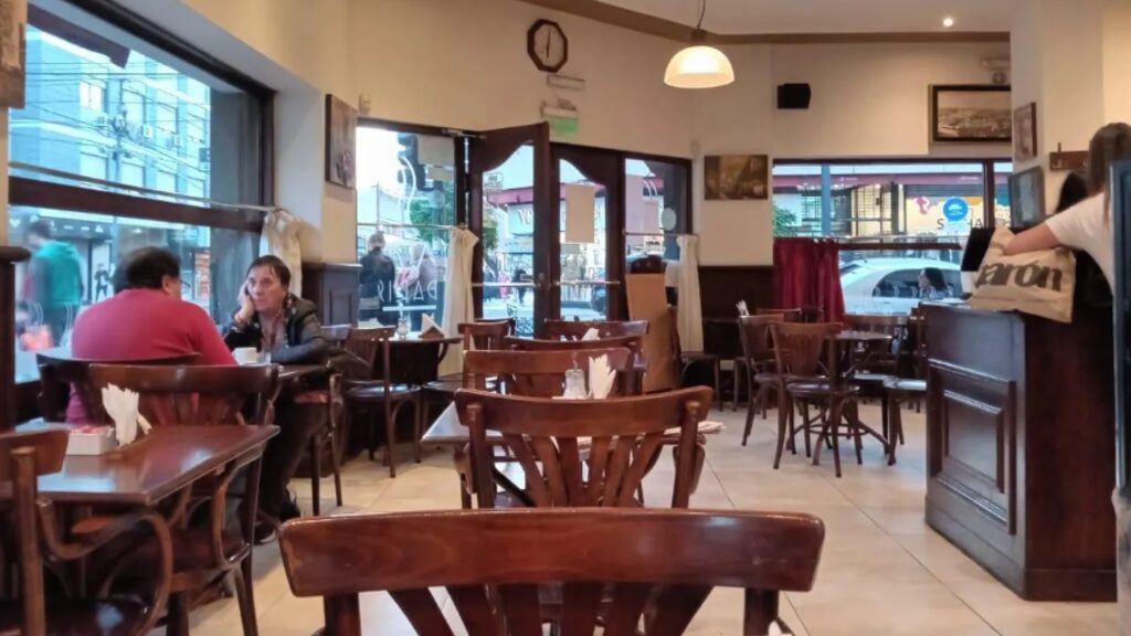 Miguel Ángel Russo, Lomas de Zamora, Café París
